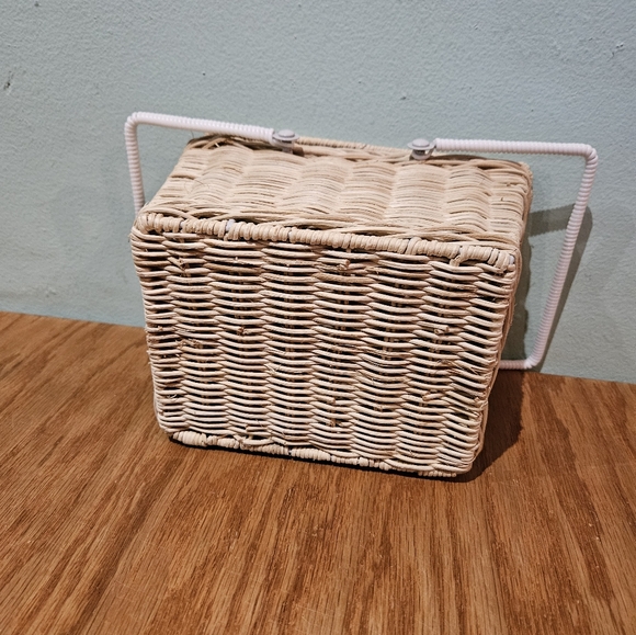 OLLI ELLAPiki Rattan Picnic Basket - Picture 6 of 6